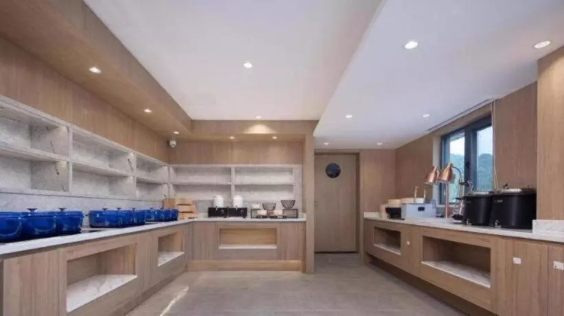 Hanting Hotel Fenghuang Ancient City