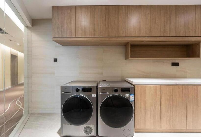 Hanting Premium Hotel Quzhuo Nanhu Plaza