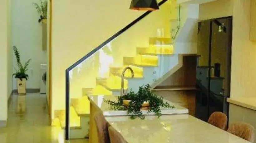 هتل Nha Trong Pho   Moon House