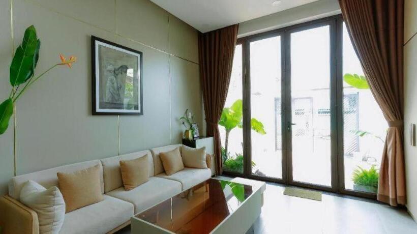 هتل Nha Trong Pho   Moon House