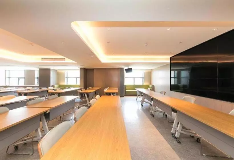 Ji Hotel Huainandong Shanxi Road