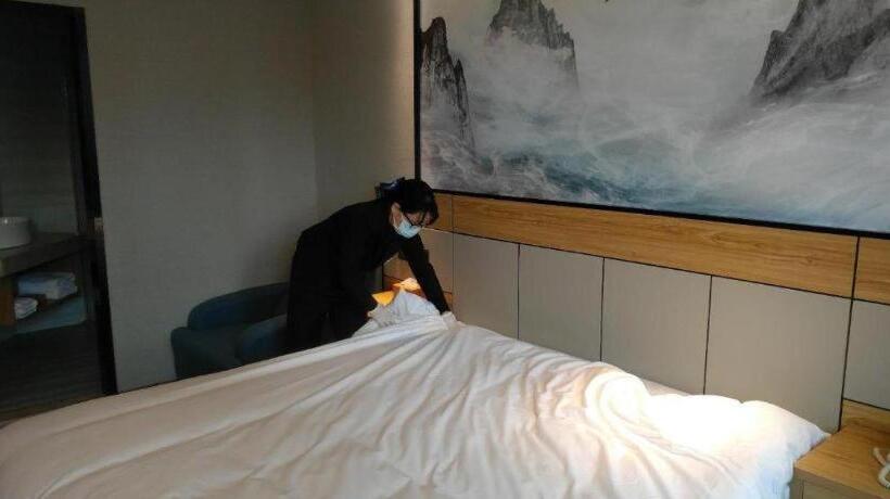 Starway Hotel Linhai Yintai City