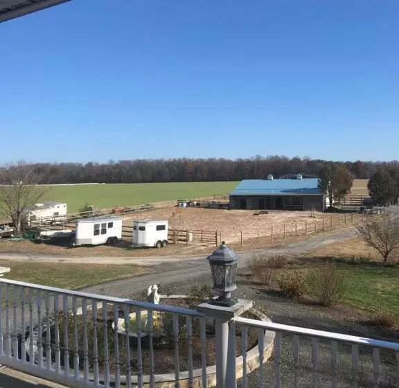 Aamiaismajoitus (B&B) 1st Floor Guest Room With Private Full Bath