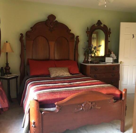 Bed & Breakfast 1st Floor Guest Room With Private Full Bath