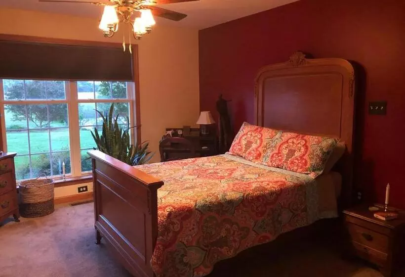 Aamiaismajoitus (B&B) 1st Floor Guest Room With Private Full Bath