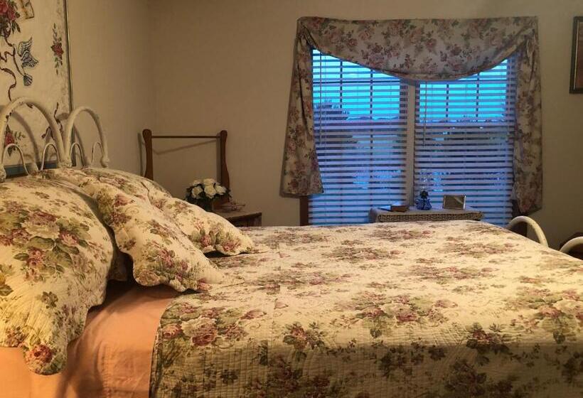 Bed & Breakfast 1st Floor Guest Room With Private Full Bath