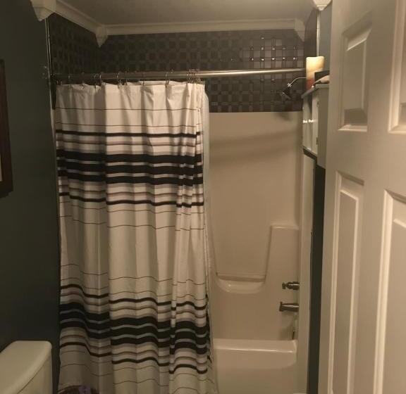 צימר 1st Floor Guest Room With Private Full Bath