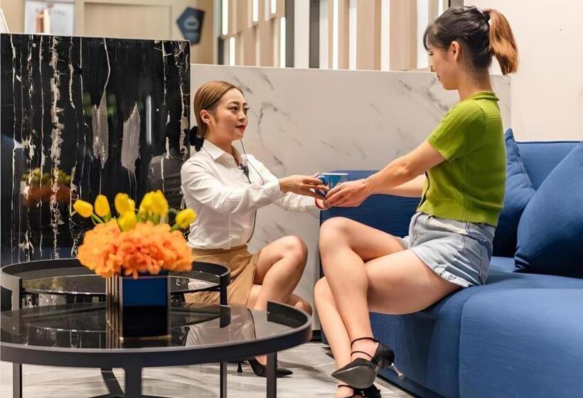 Echarm Hotel Guiyang Huaxi University Town Meidi Guobinfu