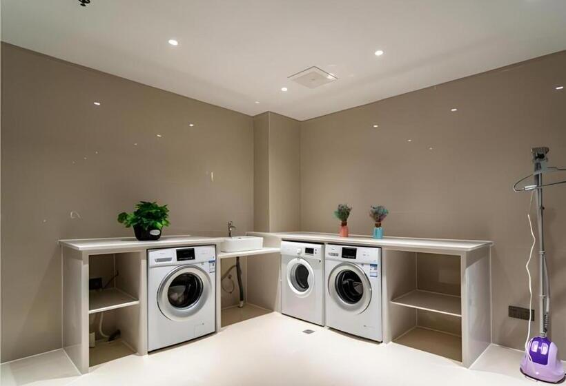 Echarm Hotel Guiyang Huaxi University Town Meidi Guobinfu