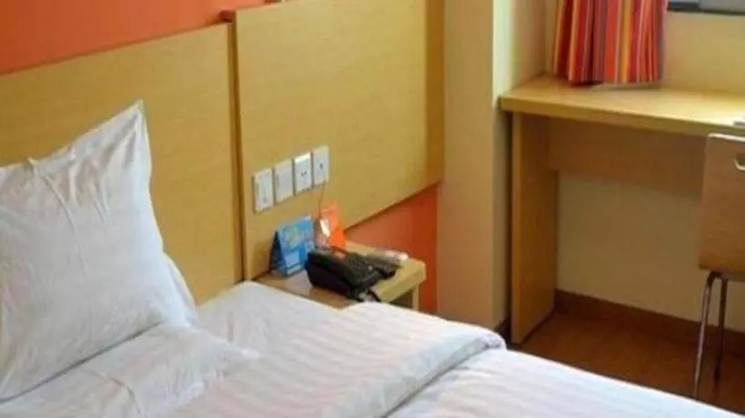 Hotelli 7 Days Inn Turpan Shanshan Kumtag Desert