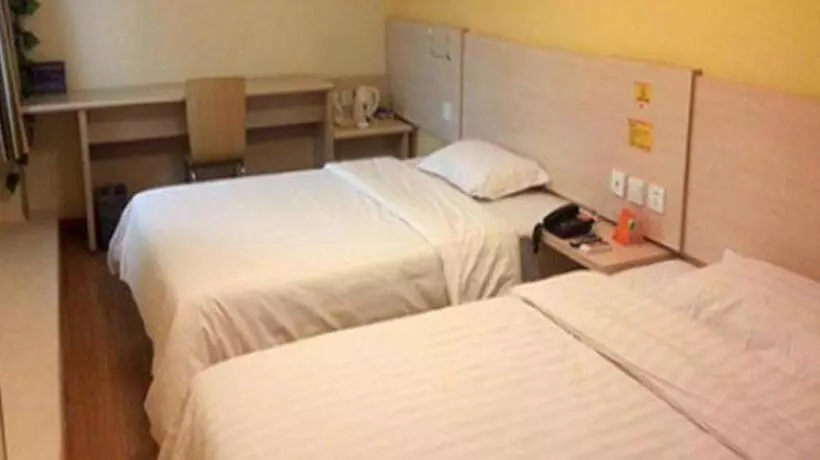 Hotelli 7 Days Inn Turpan Shanshan Kumtag Desert