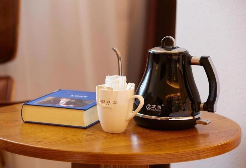 Hotel James Joyce Coffetel·shanghai Zhuanqiao Wanda Plaza