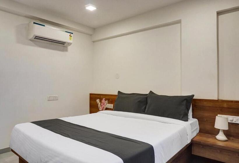 هتل Oyo R P Hospitality