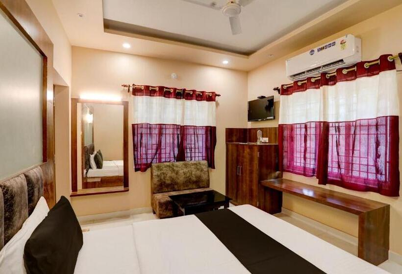 هتل Oyo Ruby House