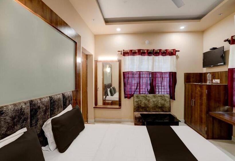 هتل Oyo Ruby House