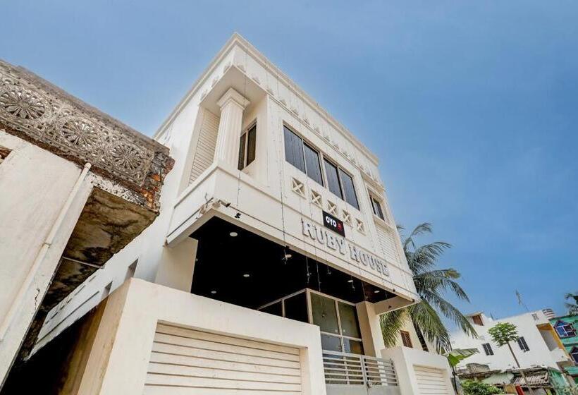 هتل Oyo Ruby House