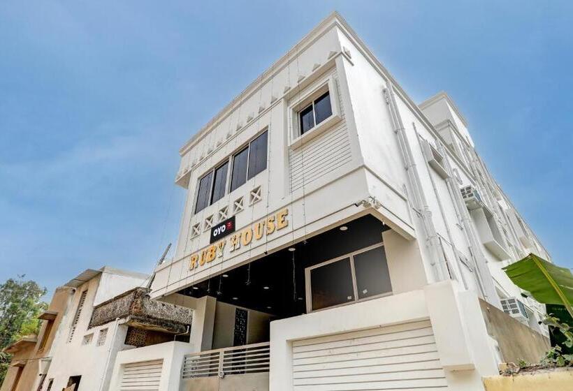 هتل Oyo Ruby House