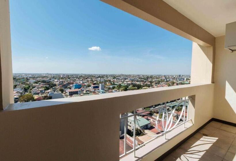 Hotel Reddoorz Plus @ Project 6 Quezon City