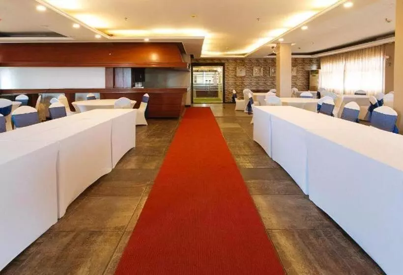 هتل Reddoorz Plus @ Project 6 Quezon City