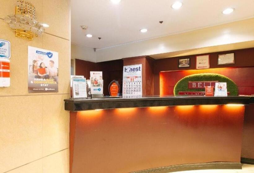 Hotel Reddoorz Plus @ Project 6 Quezon City