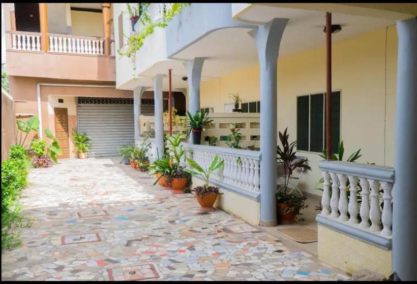 پانسیون Zumah