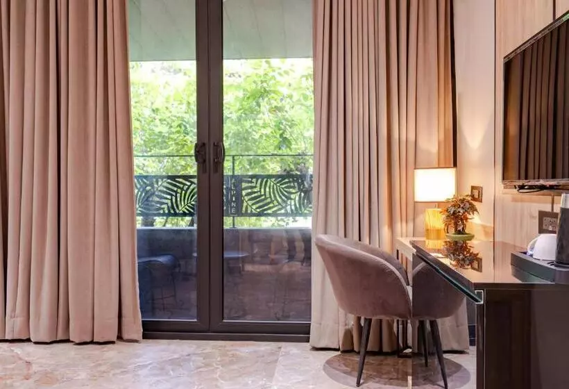 Alpine Hotel And Villas