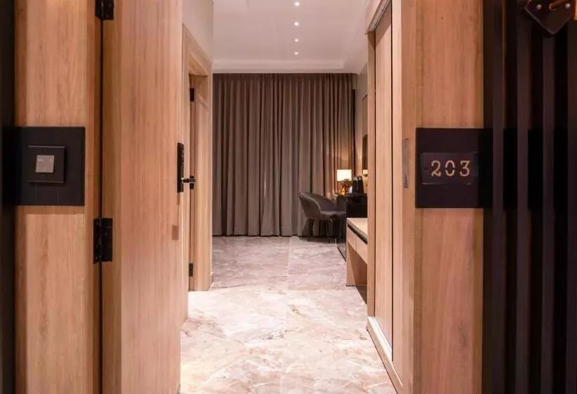 Alpine Hotel And Villas