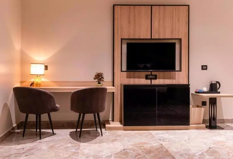 Alpine Hotel And Villas