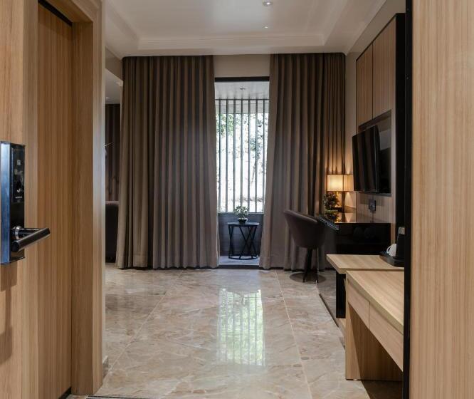 Alpine Hotel And Villas