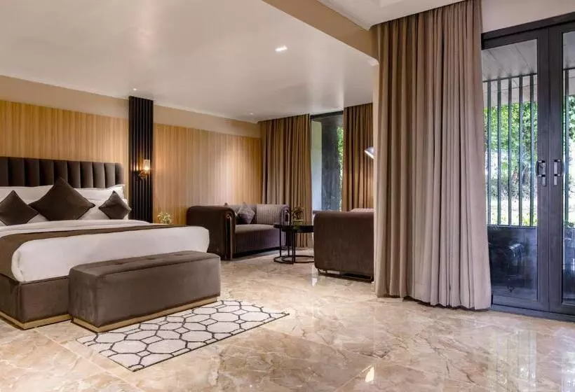 Alpine Hotel And Villas