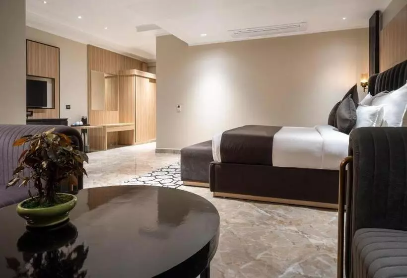 Alpine Hotel And Villas