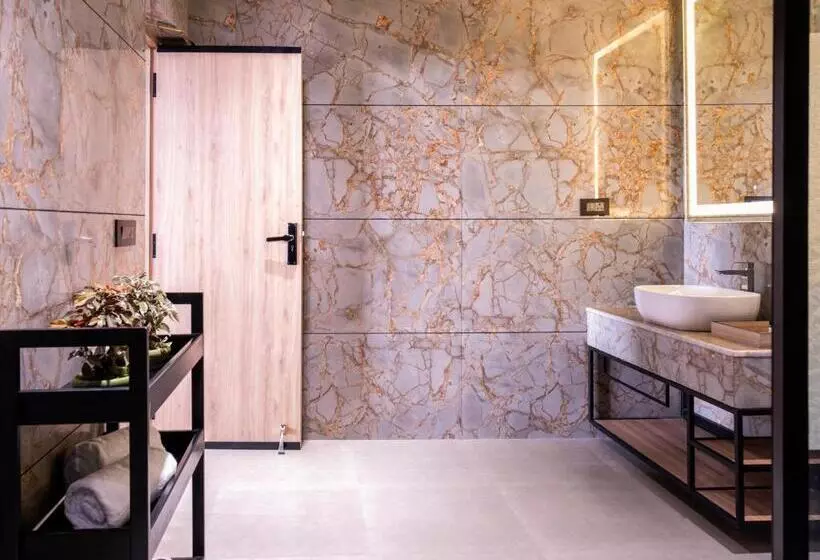 Alpine Hotel And Villas