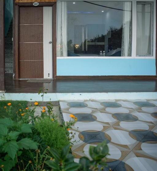 בית מלון כפרי Blue Lotus Resort