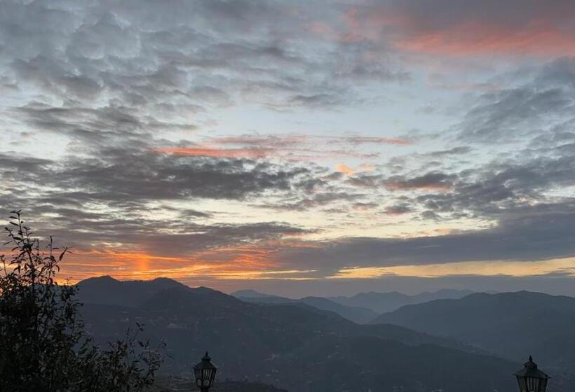 בית מלון כפרי Blue Lotus Resort