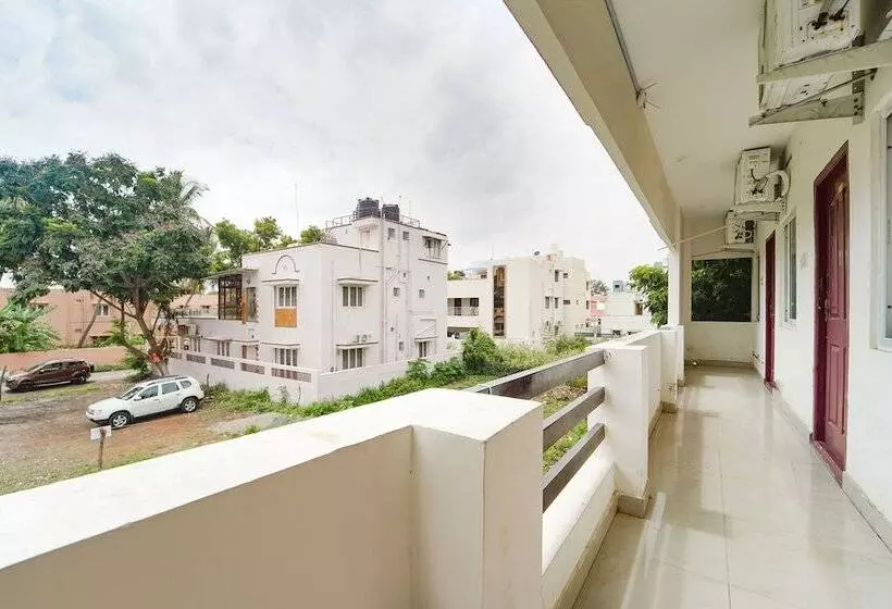 Hotelli Fabexpress Clover Castle   Nr Coimbatore International Airport