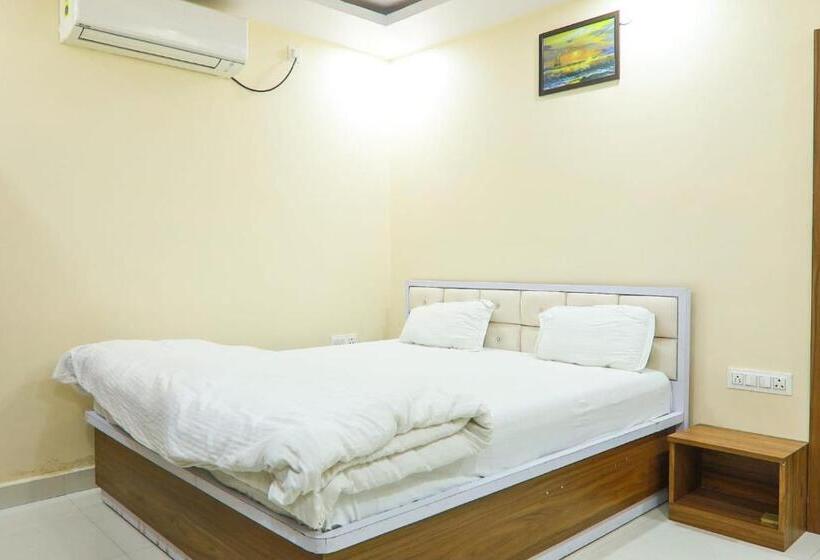 ホテル Pushpa Anjali By Wb Inn