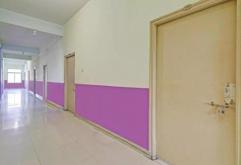 ホテル O Satya Inn