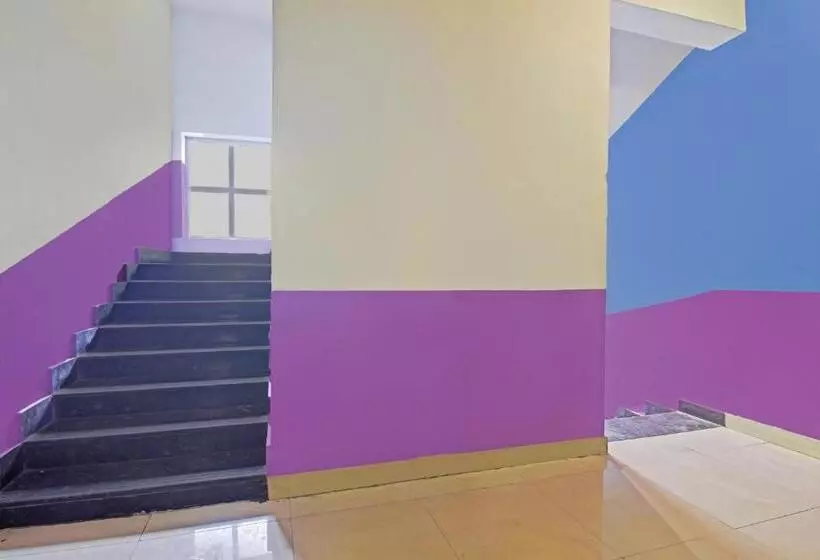 ホテル O Satya Inn