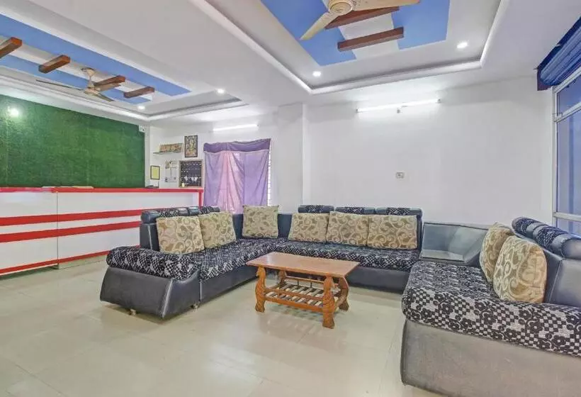 ホテル O Satya Inn