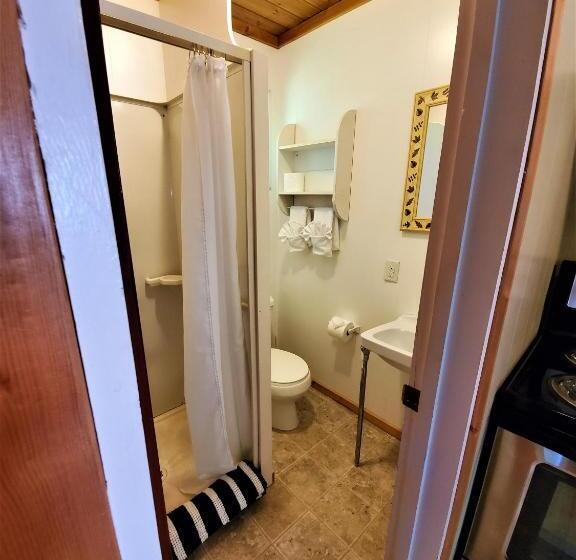 Maples Resort Shuswap