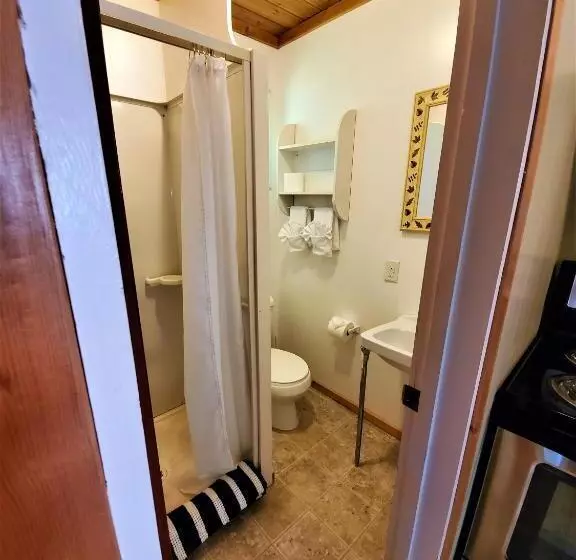 Maples Resort Shuswap
