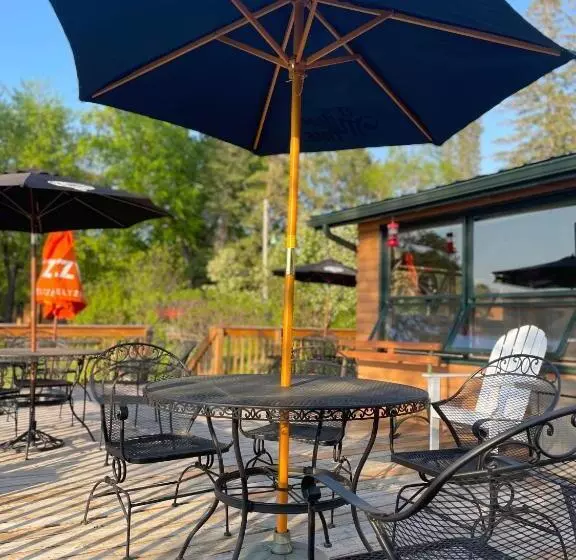 Sure Game Wilderness Resort