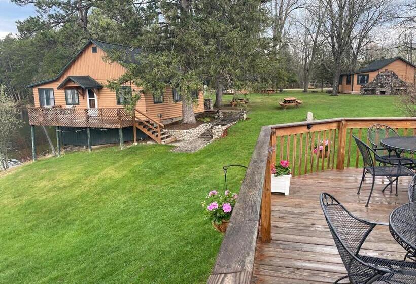 Sure Game Wilderness Resort