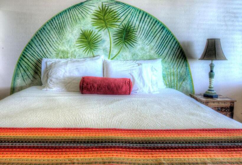 هتل Hacienda Tamarindo