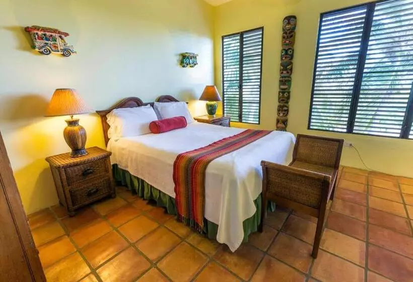 هتل Hacienda Tamarindo