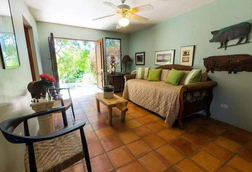 هتل Hacienda Tamarindo