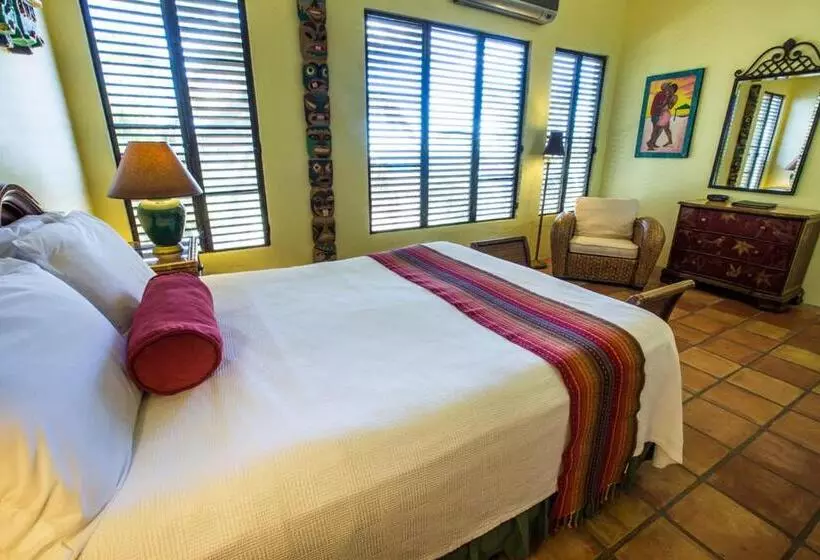 هتل Hacienda Tamarindo