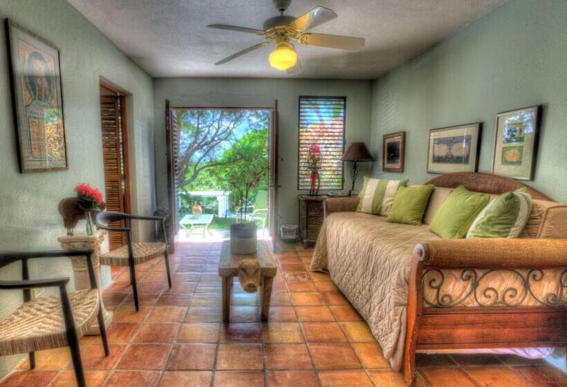 هتل Hacienda Tamarindo