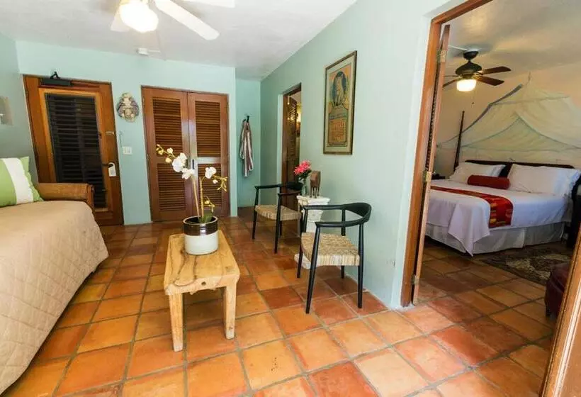 هتل Hacienda Tamarindo