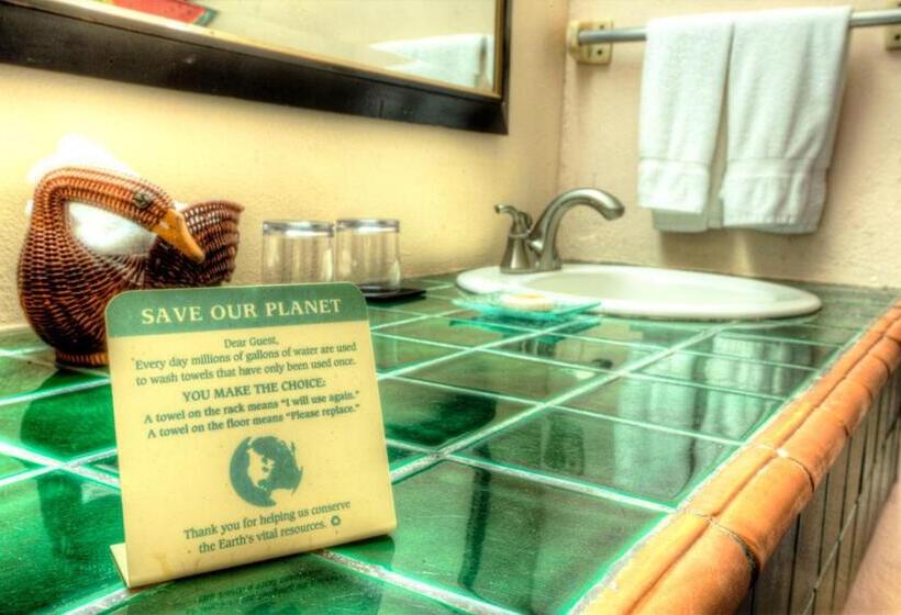 هتل Hacienda Tamarindo